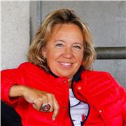 Titulada en magisterio, con amplios años de experiencia en clases particulares, ofrece atender necesidades de niños de primaria y secundaria en cualquier asignatura que necesite, así como apoyo a deberes.
Precio según horas a la semana
Contacto. Susana